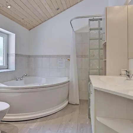 Gundel - 400m From The Sea By Interhome Feriehus *